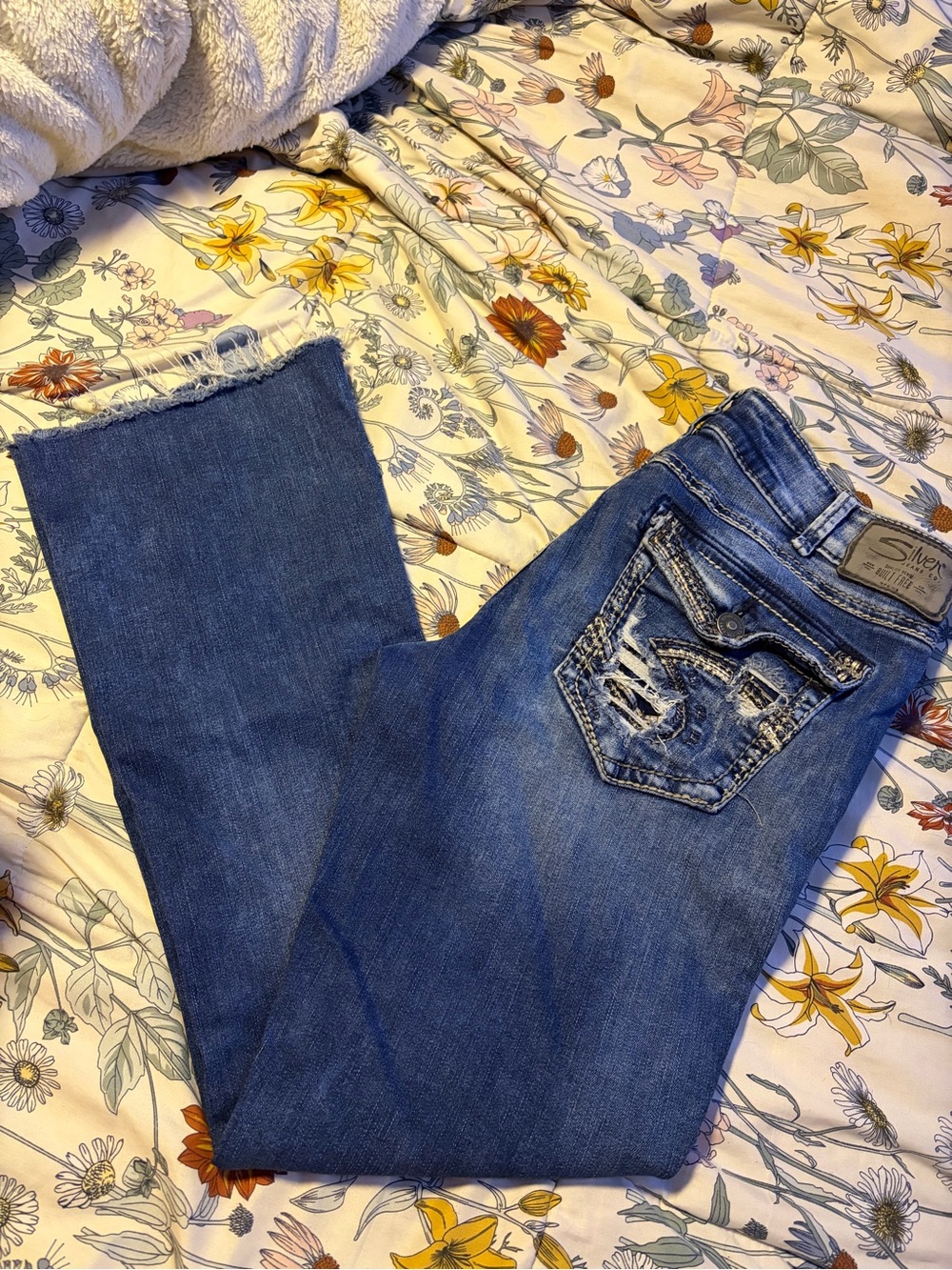 Silver Jeans Women's Blue Straight Leg Distressed Hem Jeans